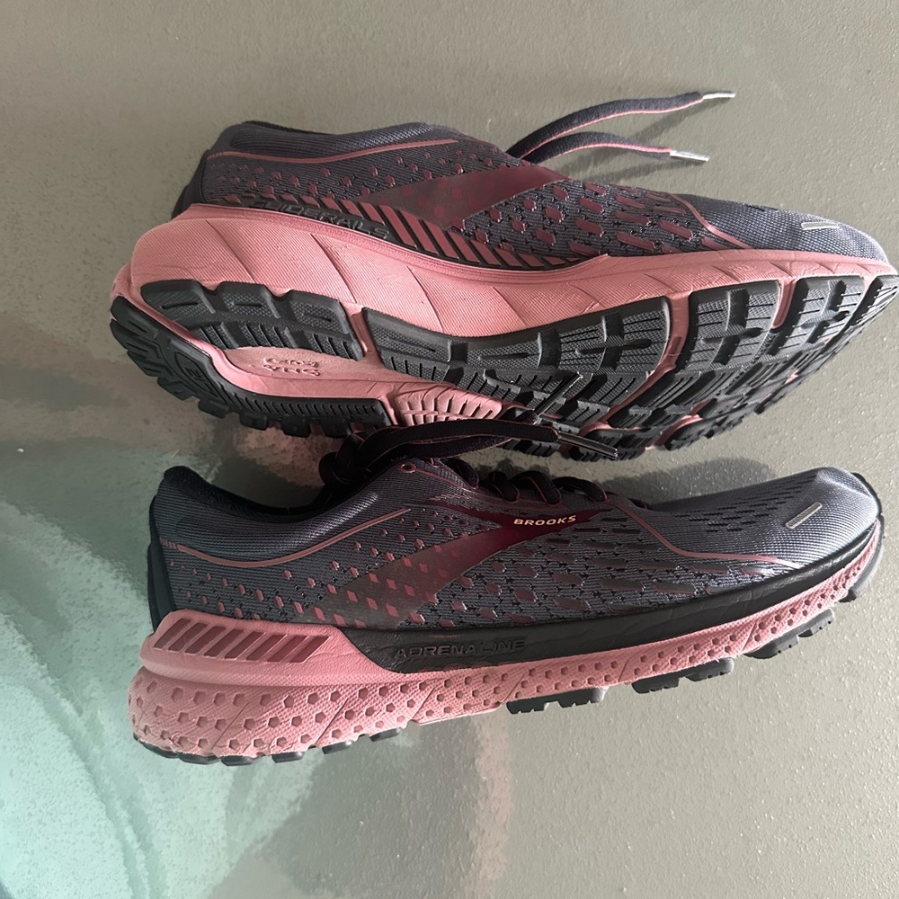 Brooks adrenaline size 8.5
